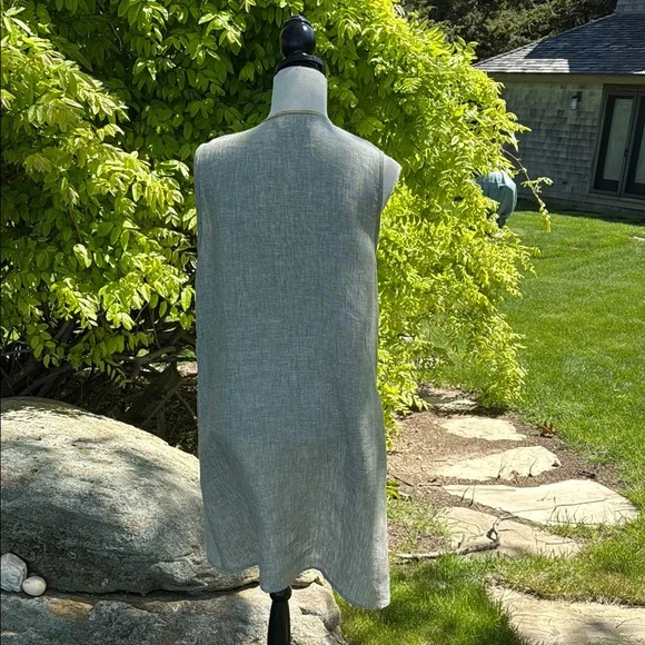 Mel en Stel Sleeveless Gray and Beige Top - Picture 3 of 6